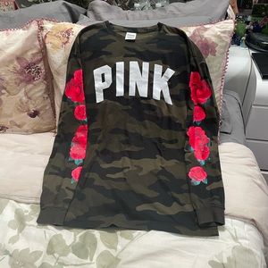 VS PINK floral Camo campus tee